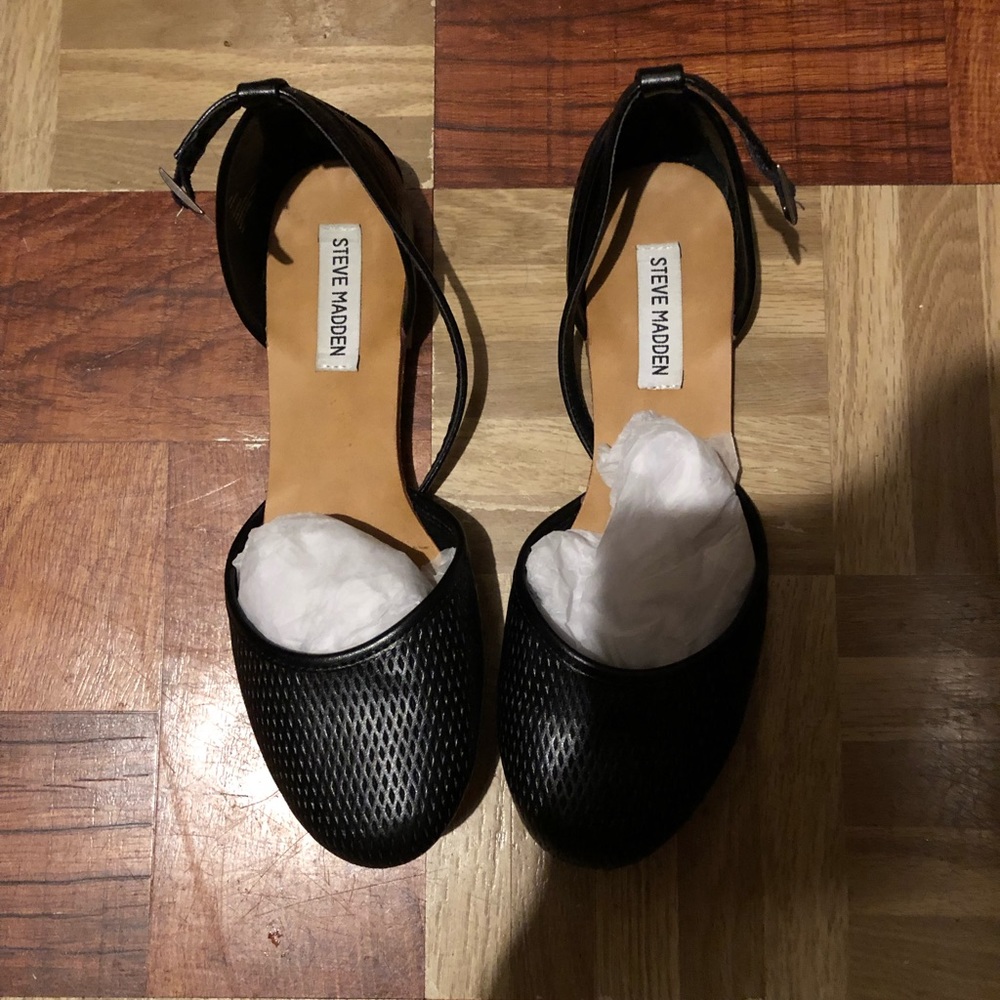 Steven madden black flats